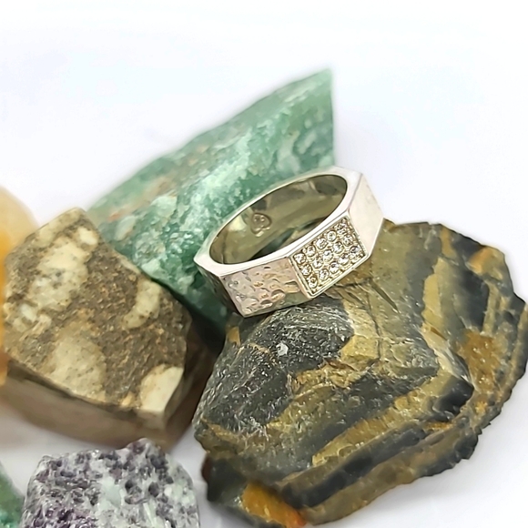 Brighton "Meridian Zenith" Hammered Silver Pave Hand-Set Swarovski Crystal Ring! - Picture 3 of 12